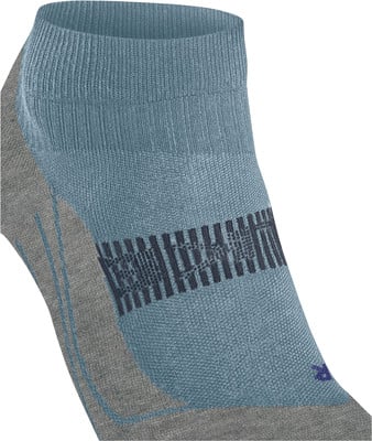 Blauer Knöchelsocken mit grauer Ferse und dunklem Muster. Blauer Knöchelsocken mit grauer Ferse und dunklem Muster.