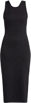 Schwarzes, eng anliegendes ärmelloses Kleid mit Rundhalsausschnitt. Schwarzes, eng anliegendes ärmelloses Kleid mit Rundhalsausschnitt.