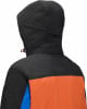 Detail der Rückseite einer Jacke mit Kapuze, orangefarbenem und blauem Einsatz.