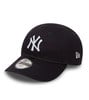 Tmavě modrá dětská kšiltovka New York Yankees s bílým logem.