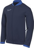 Dunkelblaue Nike-Jacke mit weißem Logo und blauem Kragen.