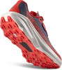 Roter Laufschuh mit blauen Akzenten und markanter Sohle.