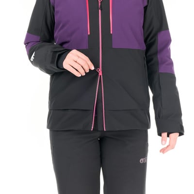 Damenjacke mit violetten und schwarzen Einsätzen und pinkem Reißverschluss.