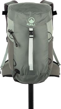 Grüner Rucksack der Marke Kohla mit Berg- und Bergsteigerlogo.