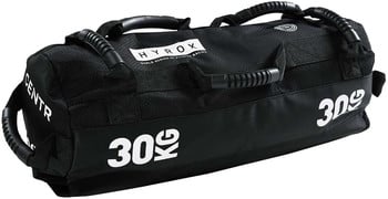 Schwarzer Trainingssack mit Hyrox-Logo und 30 kg Angabe.