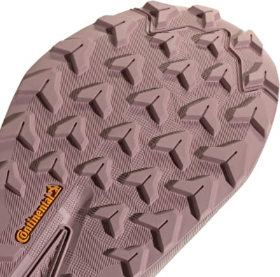 Schuhsohle mit ausgeprägtem Profil und Continental-Logo. Schuhsohle mit ausgeprägtem Profil und Continental-Logo.