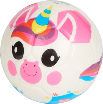 Fußball mit Einhorn-Motiv und Regenbogenhorn, fröhliche Farben.
