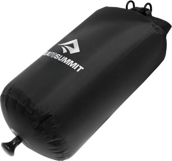 Schwarzer wasserdichter Packsack mit Sea to Summit Logo und Ventil.
