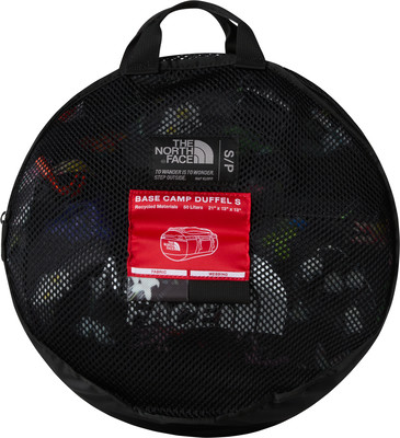 Schwarze Netztasche mit The North Face Logo und Base Camp Duffel S Aufschrift. Schwarze Netztasche mit The North Face Logo und Base Camp Duffel S Aufschrift.