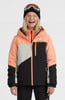 Mädchen in einer O'Neill Skijacke mit Kapuze und Skibrille