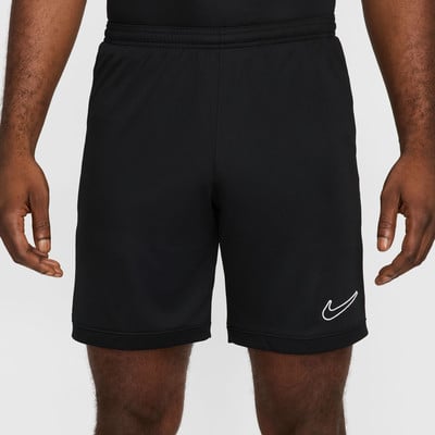Schwarze Nike Herrenshorts mit weißem Logo am linken Bein. Schwarze Nike Herrenshorts mit weißem Logo am linken Bein.