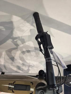 Detail des E-Bike-Lenkers mit Display und Griff. Detail des E-Bike-Lenkers mit Display und Griff.