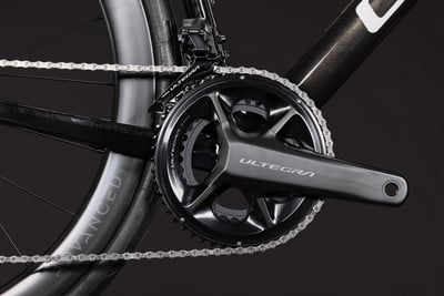 Detailansicht der Shimano Ultegra Kurbelgarnitur und Kette. Detailansicht der Shimano Ultegra Kurbelgarnitur und Kette.