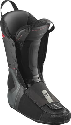 Innenschuh eines Salomon-Skischuhs mit Textilpolsterung und Logo. Innenschuh eines Salomon-Skischuhs mit Textilpolsterung und Logo.