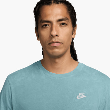 M Nsw Tee Club Ssnl Wash Su25 Shirt