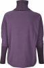 Lila Pullover mit Rollkragen und gerippten Bündchen.