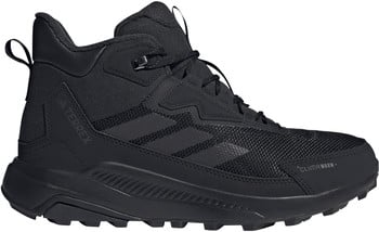 Fekete Adidas Terrex bokacsizma Climawarm technológiával a melegségért.