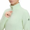 Damen hellgrüner Fleece-Pullover mit Reißverschluss am Kragen.
