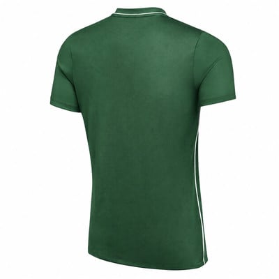 Grünes Poloshirt mit weißer Paspel am Kragen und an den Seiten.