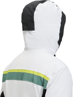 Rückansicht einer weißen Jacke mit schwarzer Kapuze und grünen Streifen. Rückansicht einer weißen Jacke mit schwarzer Kapuze und grünen Streifen.