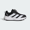 Černá dětská běžecká obuv Adidas Terrex s bílými pruhy a BOA systémem.