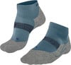 Graublaue Sportsocken mit Markenlogo auf dem Schaft.