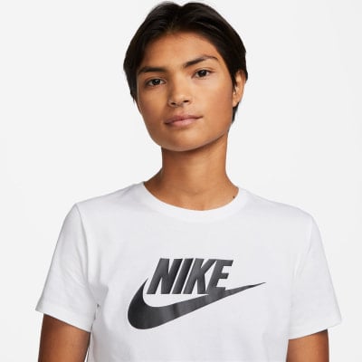 Nike Sportswear Essentials T-Shirt