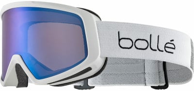 Eine weiße Skibrille von Bollé mit verspiegelter blau-violetter Linse.