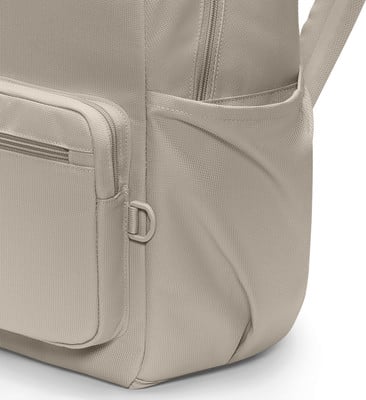 Detail eines Rucksacks mit Fronttasche und Seitenfach. Detail eines Rucksacks mit Fronttasche und Seitenfach.