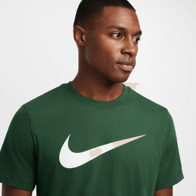 Nike Sportswear Swoosh T-Shirt Nike Sportswear Swoosh T-Shirt