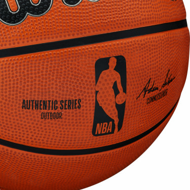 Basketbalový míč