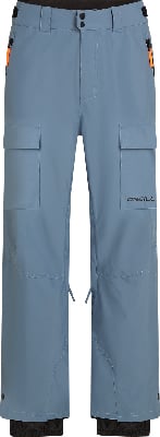 Blaue O'Neill Cargohose mit orangefarbenen Details und Logo am Oberschenkel. Blaue O'Neill Cargohose mit orangefarbenen Details und Logo am Oberschenkel.