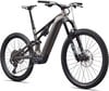 Modernes Specialized E-Mountainbike mit Federung und Scheibenbremsen.