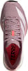 Rosa Adidas Laufschuhe mit weißen Streifen und schwarzer Sohle.