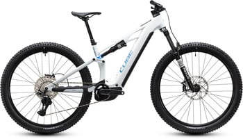 Ein weißes Cube E-Mountainbike mit blauen Akzenten und schwarzen Rädern.