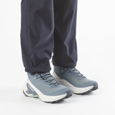 Damen-Laufschuhe von Salomon mit Schnellverschluss und atmungsaktivem Obermaterial. Damen-Laufschuhe von Salomon mit Schnellverschluss und atmungsaktivem Obermaterial.