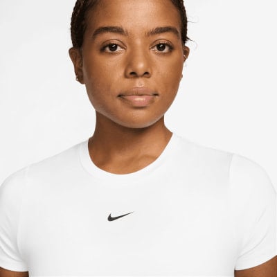Nike One Fitted Dri-Fit Shirt