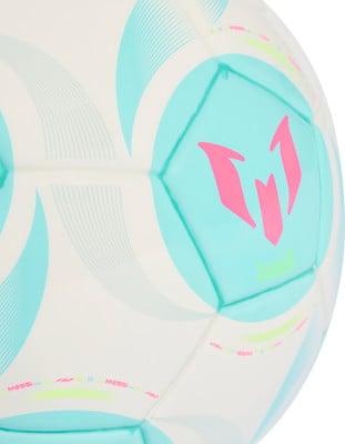 Ein Fußball mit dem Messi-Logo-Design und der Aufschrift Messi 10. Ein Fußball mit dem Messi-Logo-Design und der Aufschrift Messi 10.