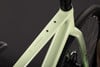 Detail eines Fahrradrahmens mit der Aufschrift NUROAD RACE.
