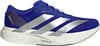 Blauer Adidas Laufschuh mit weißer Sohle und silbernen Streifen.