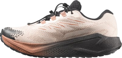 Ein rosafarbener Laufschuh mit schwarzer Sohle und Schnellverschluss. Ein rosafarbener Laufschuh mit schwarzer Sohle und Schnellverschluss.