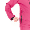 Detail einer Jacke mit DRY-Schriftzug und Kordelzug am Reißverschluss.