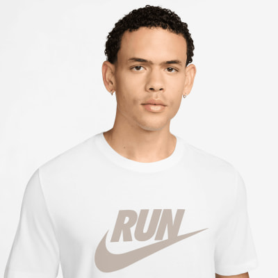 Nike Swoosh Laufshirt
