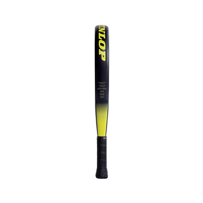 Černá tenisová raketa Dunlop se žlutým gradientem a černou omotávkou. Černá tenisová raketa Dunlop se žlutým gradientem a černou omotávkou.