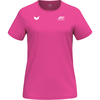 Ein pinkes T-Shirt mit kurzen Ärmeln und einem Logo auf der Brust.