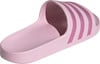 Ein pinker Adidas-Schuh mit glitzernden Streifen und Logo.