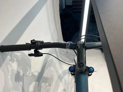 Fahrradlenker mit Vordergabel und Federung. Fahrradlenker mit Vordergabel und Federung.