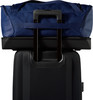 Eine blaue Reisetasche mit schwarzem Teleskopgriff oben.