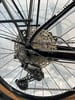 Shimano Deore Schaltwerk am Fahrrad mit Kassette und Kette.