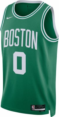 Grünes Boston Celtics Trikot mit der Nummer 0 und dem Schriftzug Boston. Grünes Boston Celtics Trikot mit der Nummer 0 und dem Schriftzug Boston.
